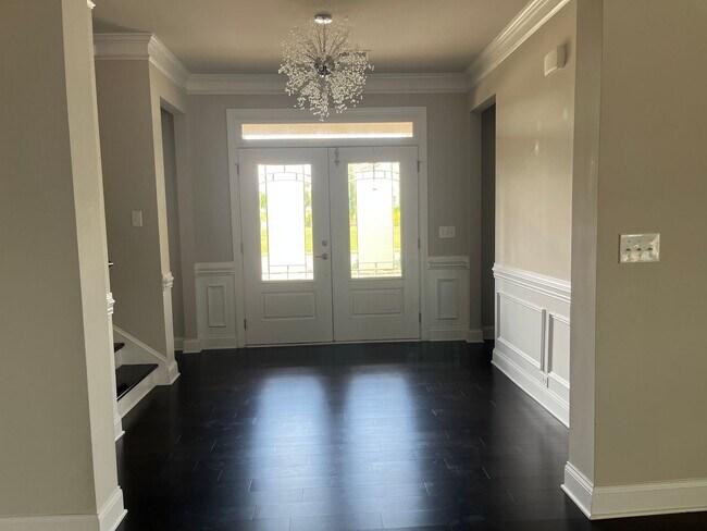 Building Photo - Must See! Beautiful 5/5 Home in Simpsonville!