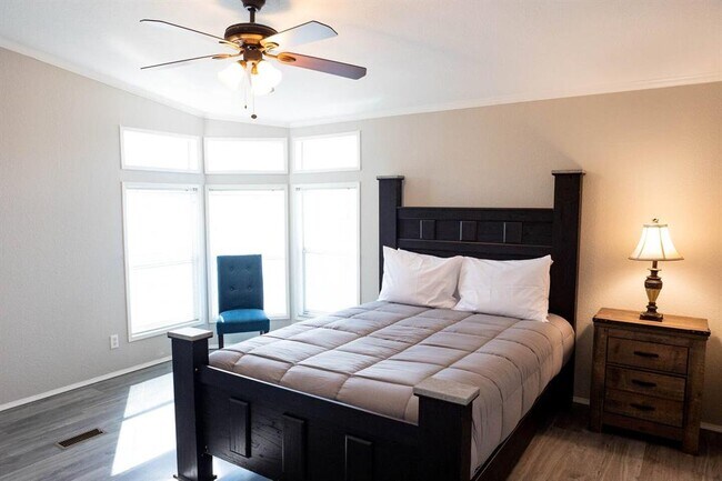 Building Photo - 1901 Harmon Hills Rd