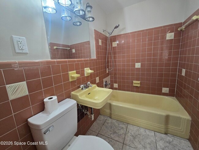 Building Photo - 39 E Azalea Cir