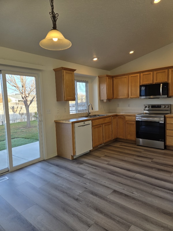 Building Photo - 7630 Cedarbrook Dr