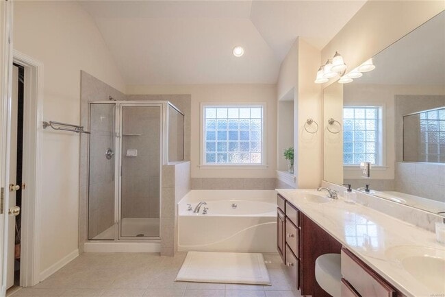 Building Photo - 612 Stoneybrooke Way