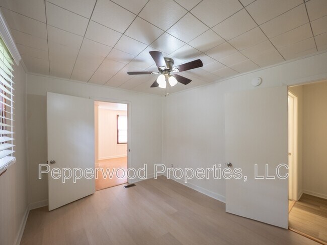 Building Photo - 410 Peachtree Ln