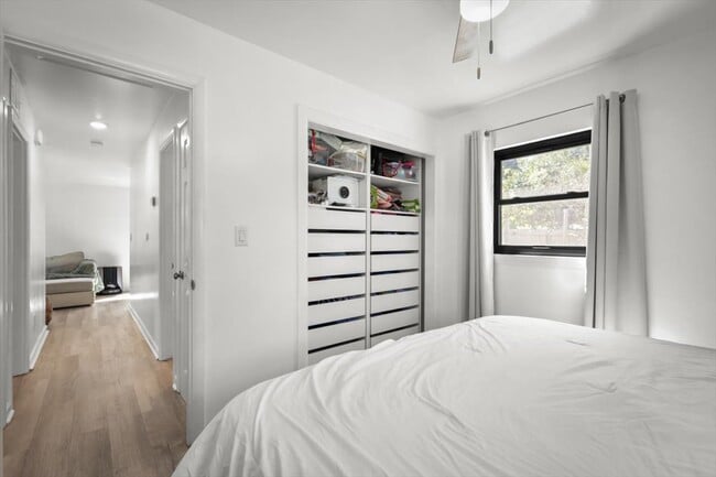 Building Photo - 3506 Claridge Rd E