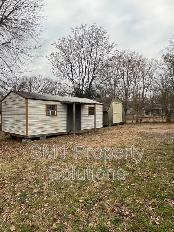 Building Photo - 2102 Brightwood School Rd