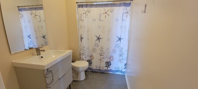 Bathroom - 1824 Summit St