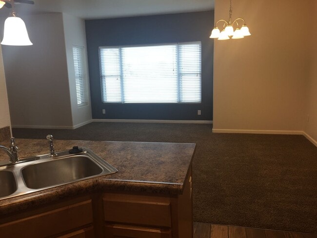Building Photo - Parkview Townhomes