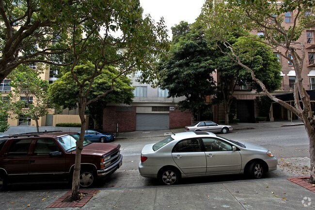 Building Photo - 1737 Jackson St