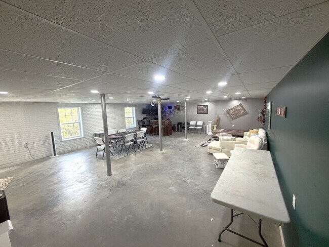 Building Photo - 50 Indian Paintbrush Ln