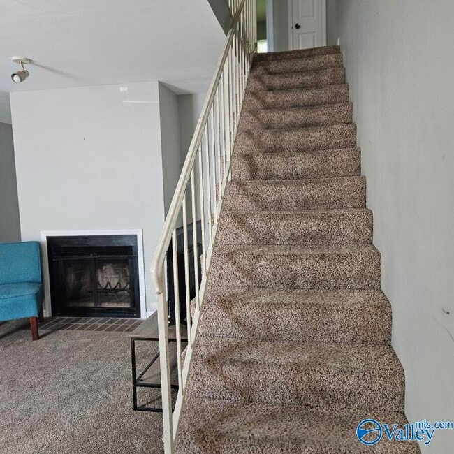 Building Photo - 2006 Reaches Pl SW