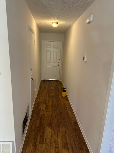 Building Photo - 4504 Dorsett Oaks Cir