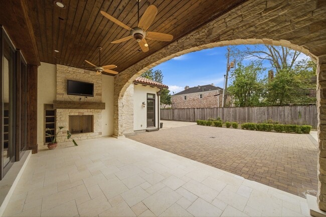 Building Photo - 5339 Tilbury Dr