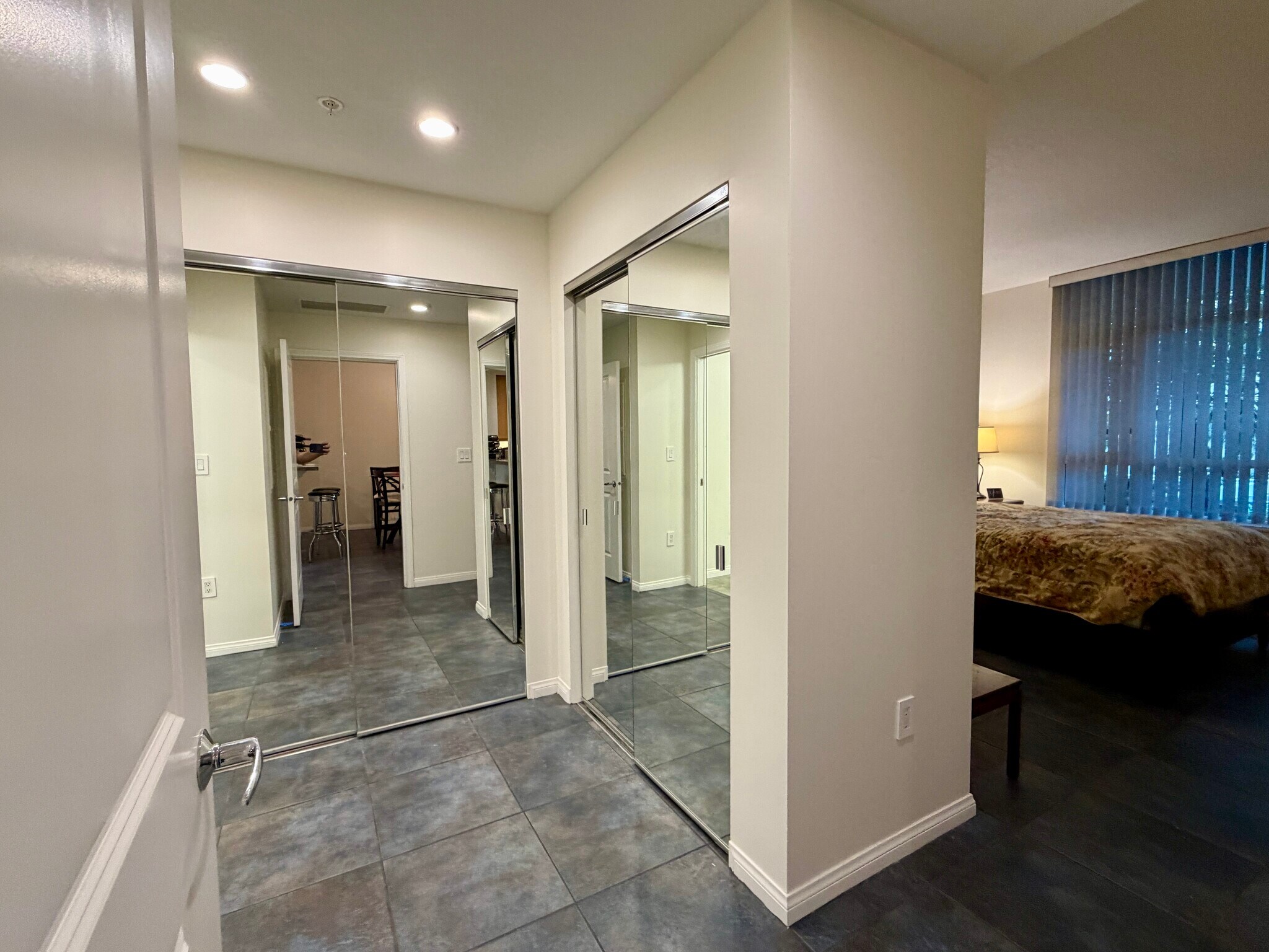 Building Photo - 850 Beech St