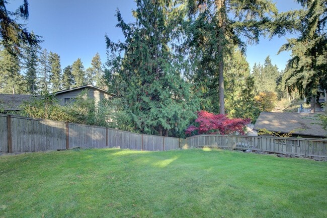 Building Photo - 3Bd/2.75Ba Sammamish Home