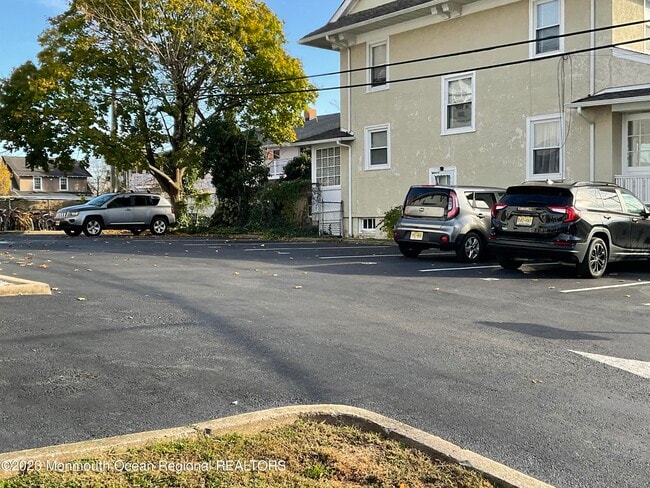 Building Photo - 410 8th Ave