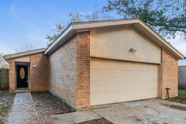 Building Photo - 1909 Chelsea Ct