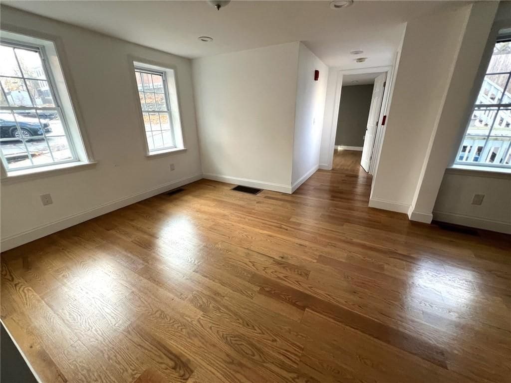 Building Photo - 5 Church St