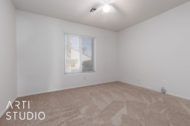Building Photo - ***Sunset Greens 3 Bedroom 2 Bath Unfurnis...