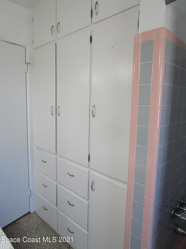 Building Photo - 434 Lenore Ave