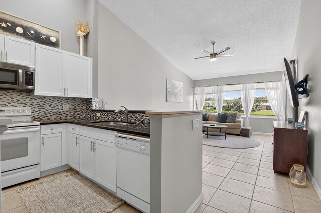 Building Photo - 235 Coral Trace Ln