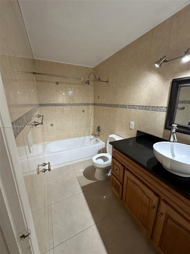 Building Photo - 10581 SW 155th Ct