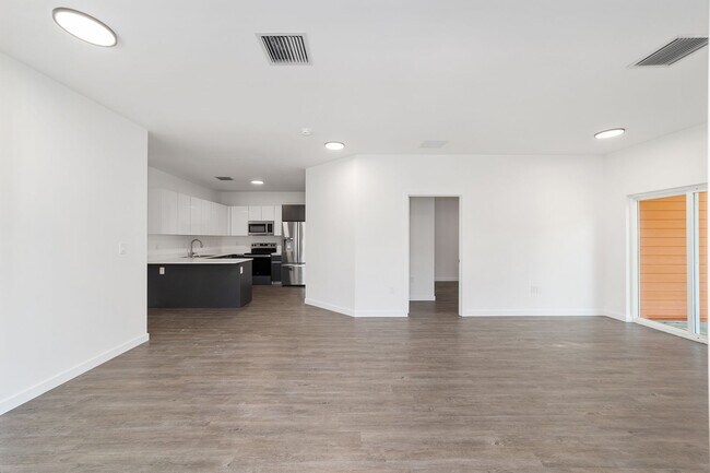 Building Photo - Eagle Trace 1591 #8