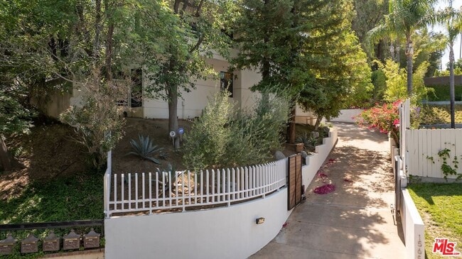 Building Photo - 15656 Crownridge Pl