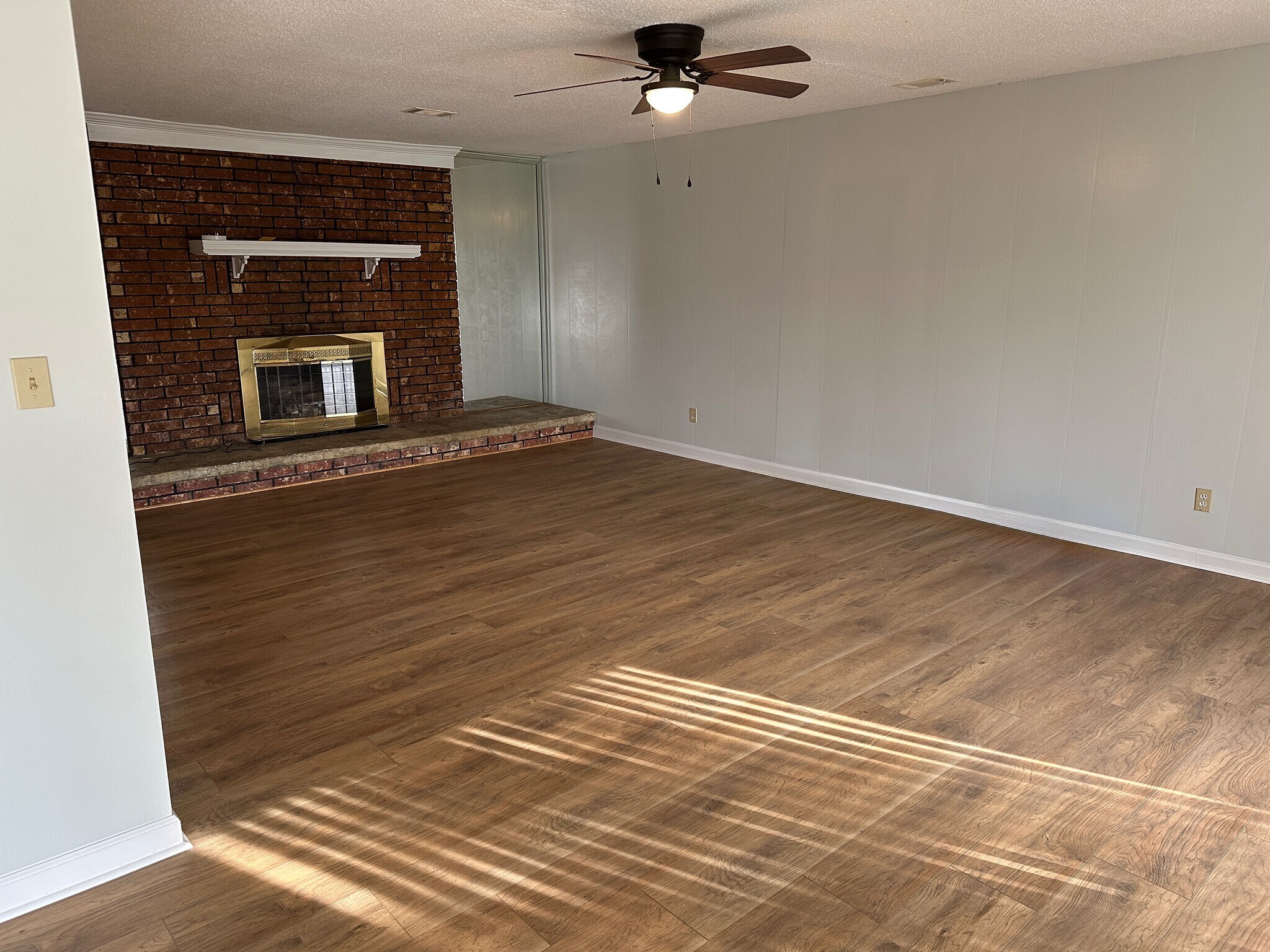 Building Photo - 323 Lance Cir