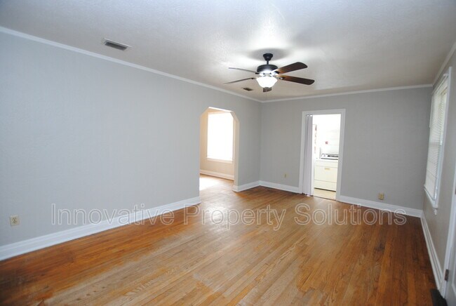 Building Photo - 2065 Camden Ave