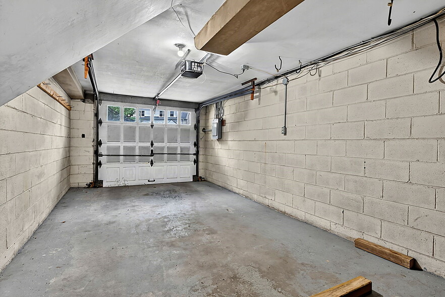 Building Photo - 5661 N Illinois St