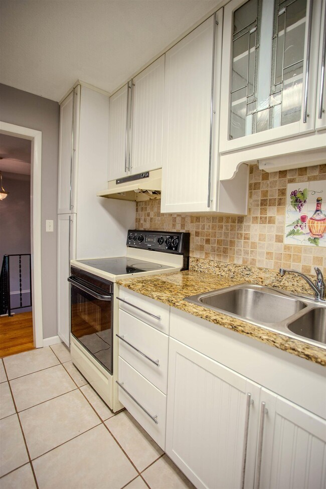 Building Photo - 2992 Corrib Dr