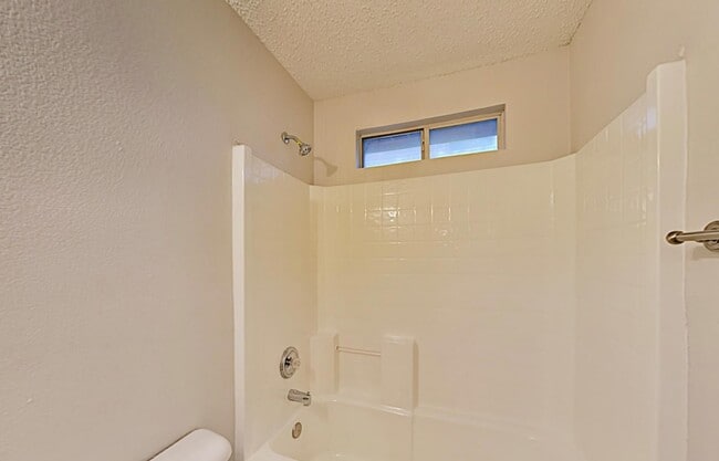 Building Photo - AVAILABLE NOW