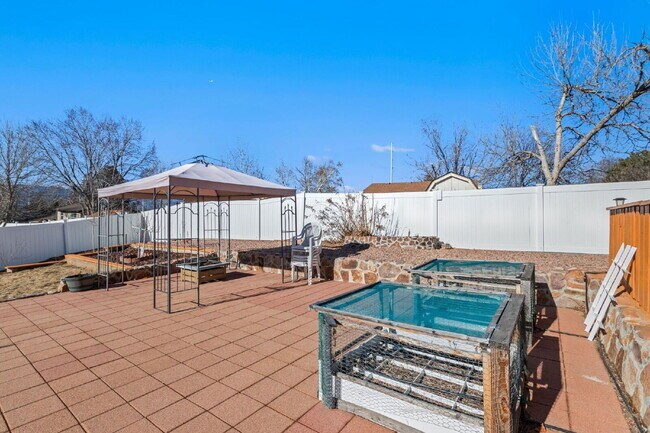 Building Photo - 2020 Independence Dr