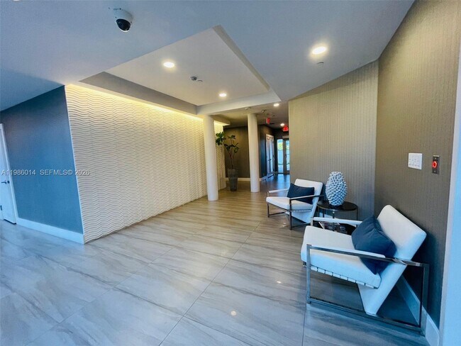 Building Photo - 20281 E Country Club Dr