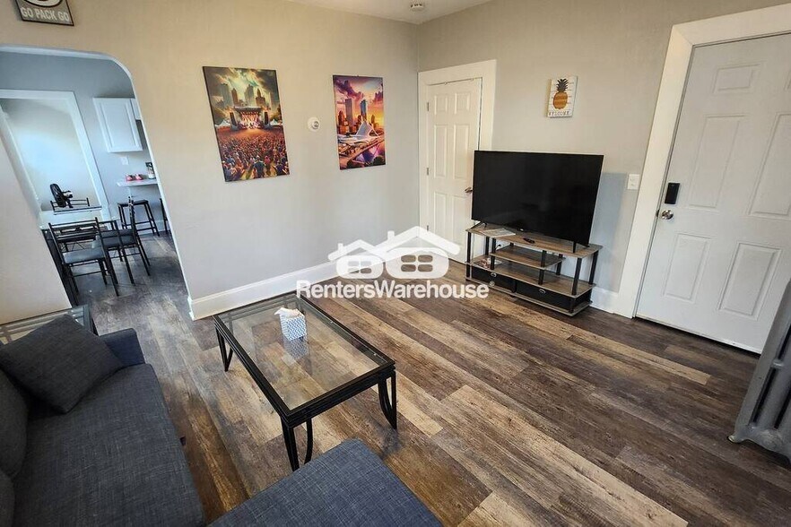 Building Photo - 2867 N Fratney St