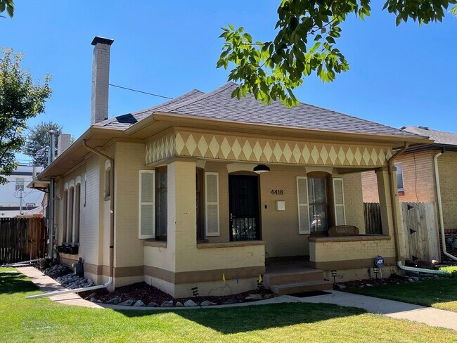 Building Photo - STUNNING Updated Bungalow Home in the West Highlands- Available 8/5!