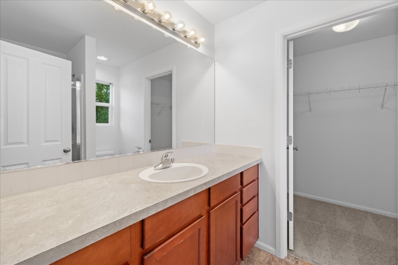 Building Photo - 6527 Indiana St SE