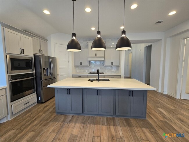 Building Photo - 2216 Prado Dr