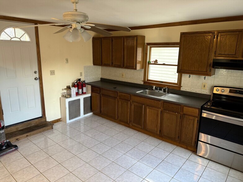 Building Photo - 29 Sussex St