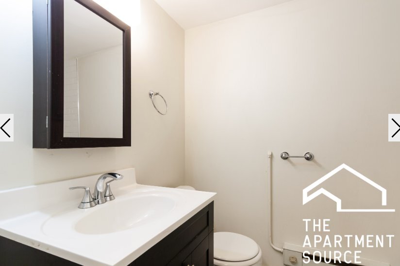 Building Photo - 732 W Roscoe St