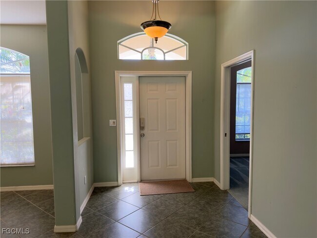 Building Photo - 15057 Balmoral Loop