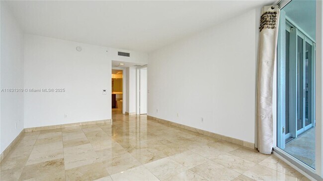 Building Photo - 21055 Yacht Club Dr