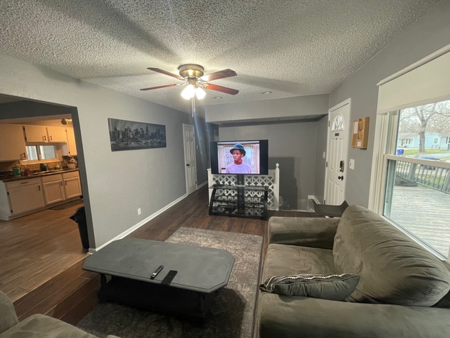 Building Photo - 13808 12th St