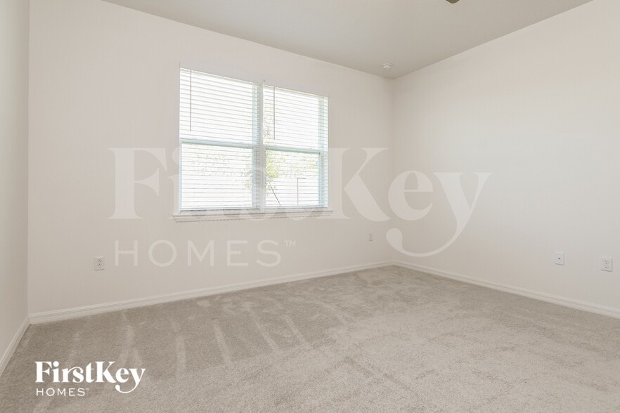 Building Photo - 1260 Spokane Pt