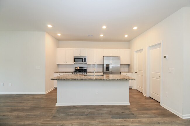 Building Photo - 132 Reindeer Rd S