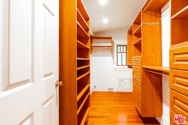 Building Photo - 2544 3rd St