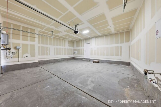 Building Photo - 1529 Layla Crossing Ave