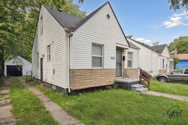 Building Photo - $1300 3 bedroom bungalow
