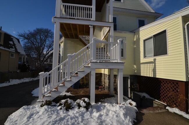 Building Photo - 39 Cleveland St