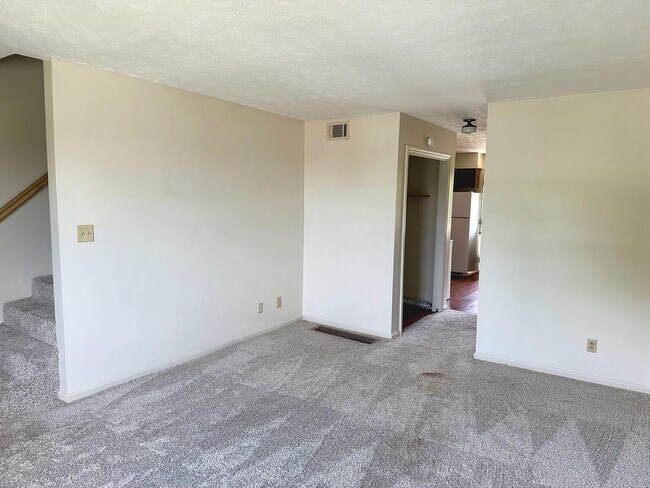 Building Photo - 102 Northwood Rd