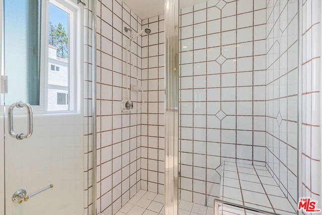 Building Photo - 17241 Palisades Cir